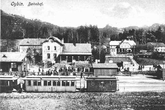 Postkarte aus dem Jahr 1908. - Auf diesem Bild sind zwei im Vereinsbesitz befindliche Fahrzeugtypen zu sehen