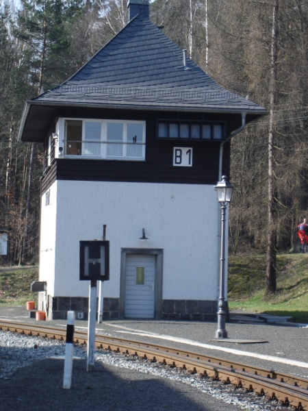 Fahrstraßensignalanzeiger, Ausfahrten F und H freigegeben