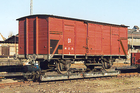 Der 04-20-09 auf dem Rollwagen in Zittau